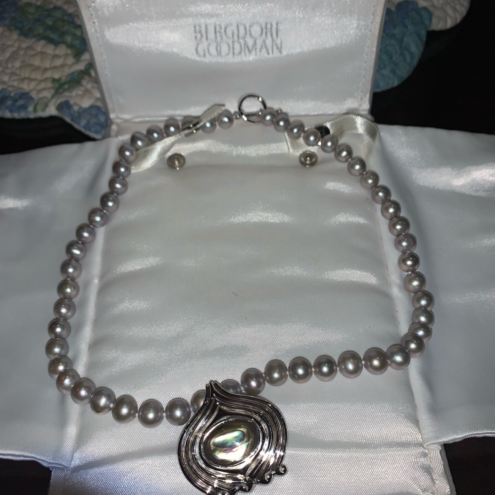 Statement necklace